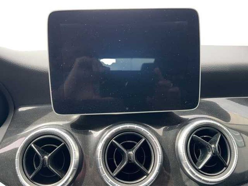 Mercedes-Benz CLA 180 Navi LED Fahrerprofil Ambiente Beleuchtung Keyless Parklenkass. Rückfahrkam.