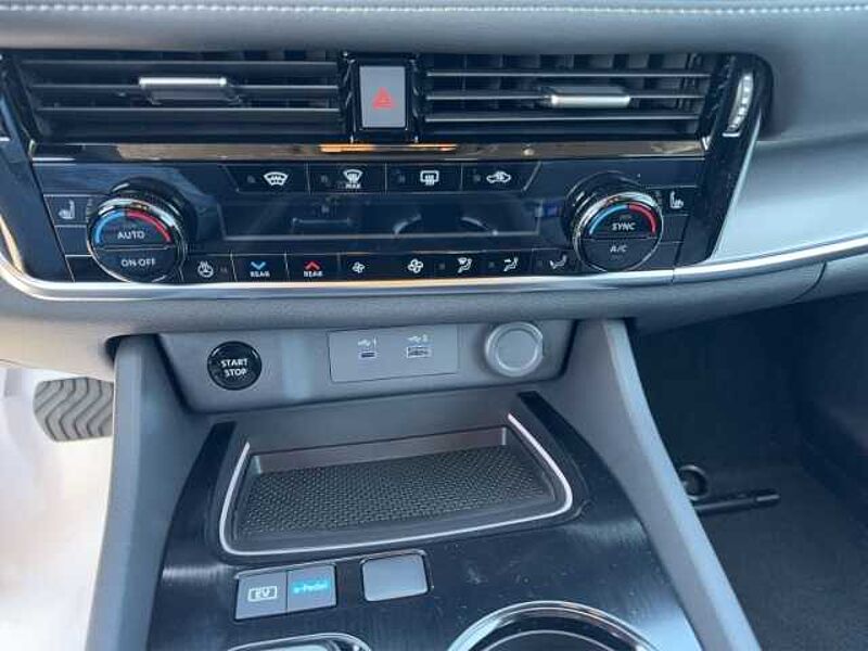 Nissan X-Trail N-CONNECTA - 4X2 - E-POWER - PROPILOT - PANORAMAGLASDACH Panorama Navi 360 Kamer