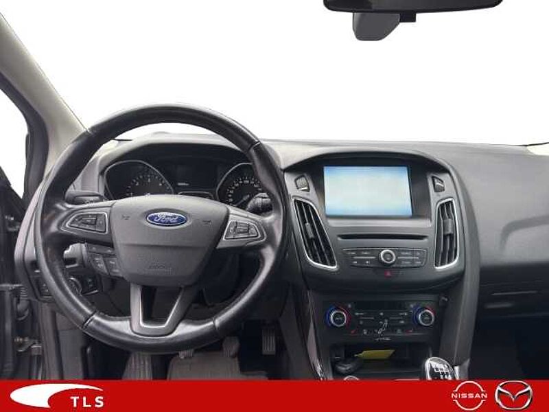 Ford Focus Turnier Titanium 1.6 TDCi Mehrzonenklima Ambiente Beleuchtung SHZ Keyless Notbre