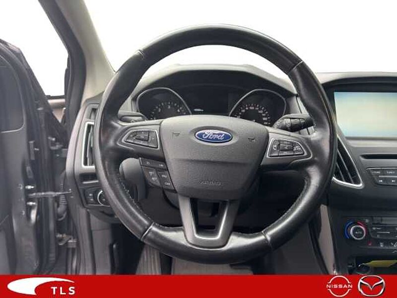 Ford Focus Turnier Titanium 1.6 TDCi Mehrzonenklima Ambiente Beleuchtung SHZ Keyless Notbre