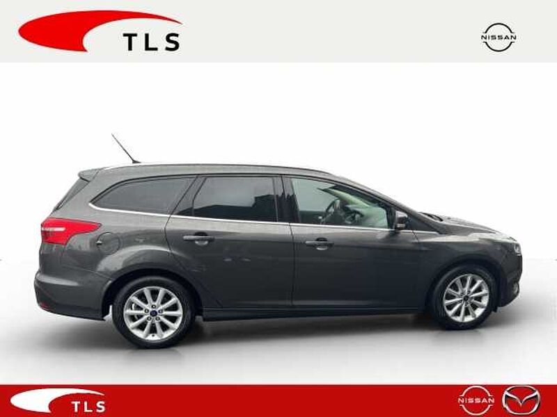 Ford Focus Turnier Titanium 1.6 TDCi Mehrzonenklima Ambiente Beleuchtung SHZ Keyless Notbre